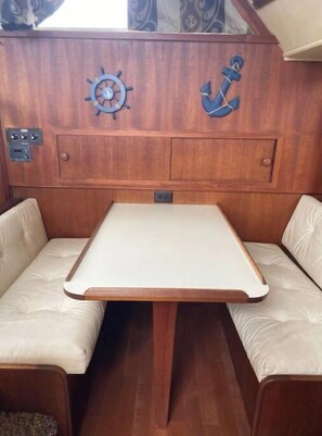 Interior - Luxury Chris Craft Yacht On the Beautiful St. John's River in Sanford (Sanford)