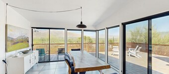 Gorgeous private home w/ private pool & hot tub, large yard & amazing views