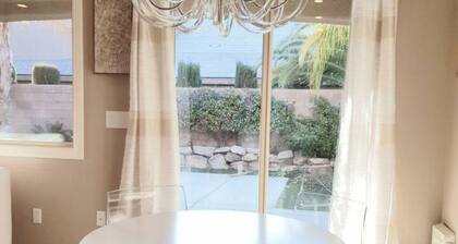 Lux 3BR 3BA Single Story House, Near Strip!