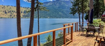 Lake-view cabin on Wallowa Lake with large mountain-view deck