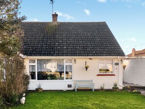 Exterior - 1 bedroom accommodation in Uphill, near Weston-Super-Mare (Uphill, near Weston-Super-Mare)