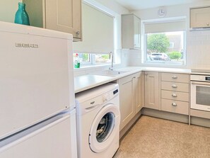 Private kitchen - 1 bedroom accommodation in Uphill, near Weston-Super-Mare (Uphill, near Weston-Super-Mare)