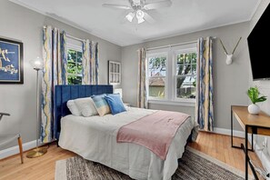 3 室のベッドルーム、アイロン / アイロン台、旅行用ベビーベッド、WiFi (無料)