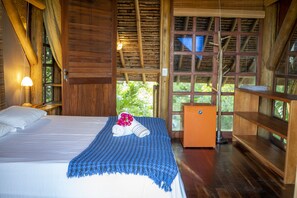 Deluxe Tree House, 2 Bedrooms, Garden View, Garden Area | Individually furnished, blackout drapes, free WiFi - RIO DAS ONÇAS (Fortim)