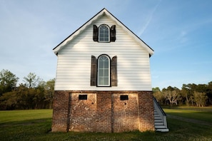 Exterior - Comissary Middleburg (Huger)
