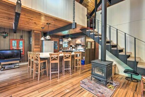 Interior - Peaceful Wooded Cabin By Mt. Baker Ski Area! (Deming)