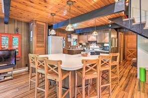 Dining - Peaceful Wooded Cabin By Mt. Baker Ski Area! (Deming)