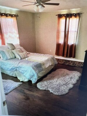 2 多间卧室、WiFi、床单