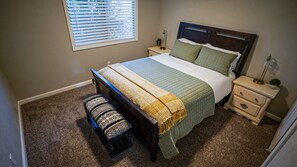 3 bedrooms, desk, iron/ironing board, free WiFi