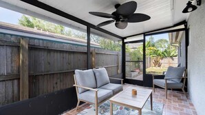 Unclassified image, 4 of 31, button - THE PALM SHACK: The Perfect Coastal Getaway (Jacksonville Beach)