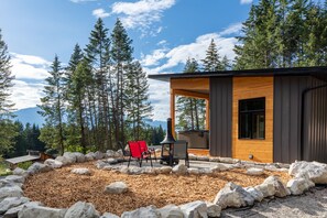 Property grounds - Red Fox Lodge, 2 bedroom, 2 bathroom with Hot Tub (Golden)