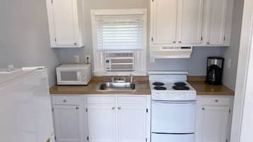 Fridge, microwave, oven, coffee/tea maker