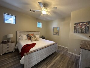 4 bedrooms, desk, iron/ironing board, free WiFi