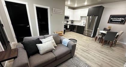 New Guest Suite 2br/1bth in DT Vancouver - pet friendly