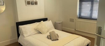 Delightful 2 bed detached home with secure parking