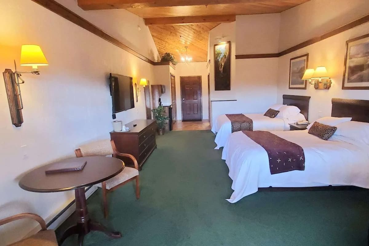 Mountain View Suite Accessible | 1 soveværelse, individuel indretning, strygejern/strygebræt