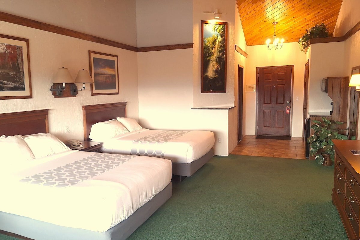 Mountain View Queen Room | 1 soveværelse, individuel indretning, strygejern/strygebræt