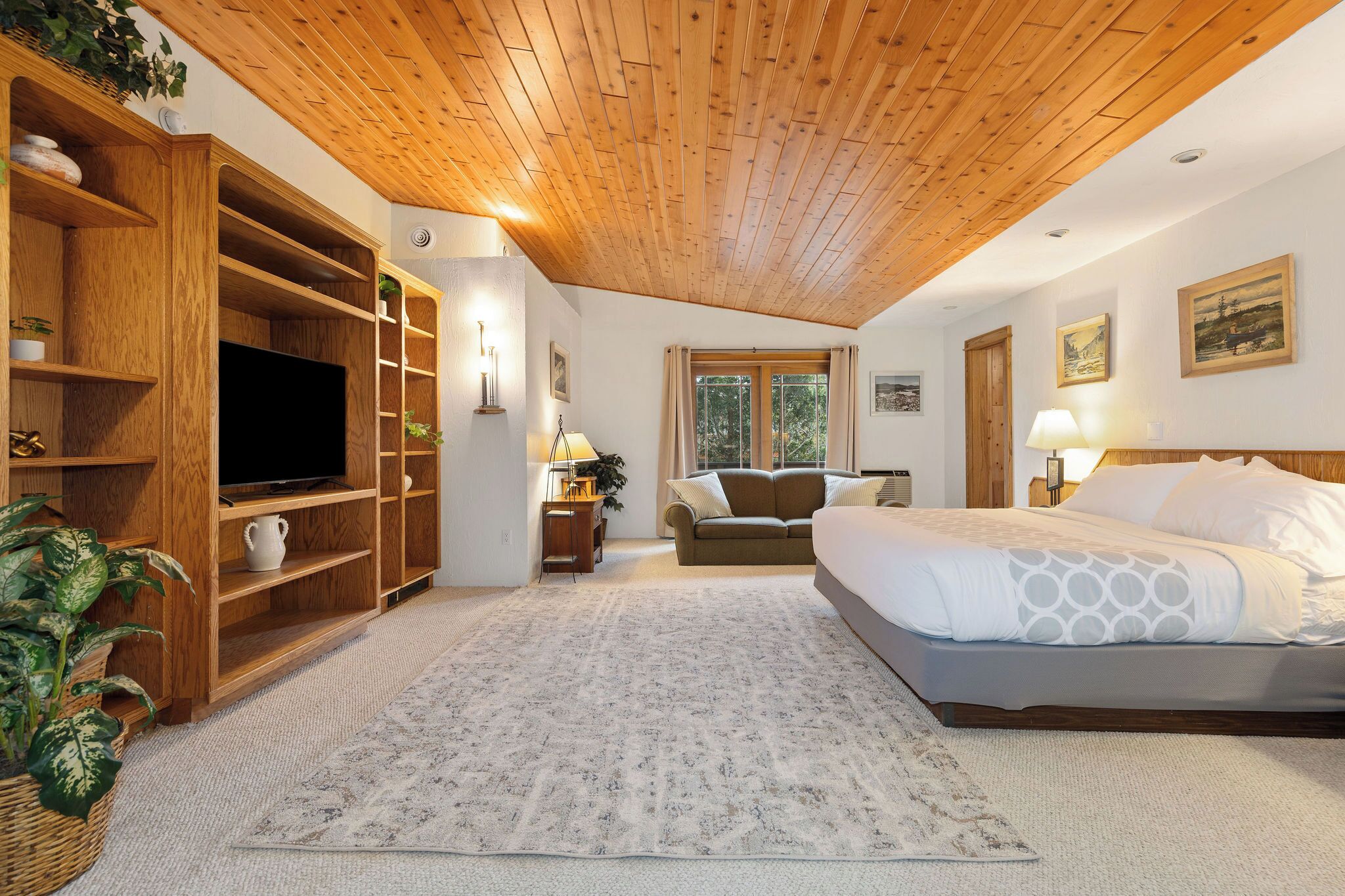 art devlin's suite | 1 bedroom, individually furnished, iron/ironing board, free wifi