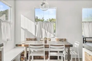 Dining - Artist Apartment in Santa Monica (Santa Monica)