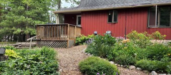 Quiet Cottage in the Woods on the Edge of Town