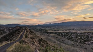 Exterior - Mountain Jungalow on Main Street, 3 min walk to Royal Gorge Train (Cañon City)