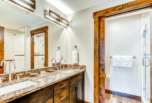 Apartment (Luxury 4 Bedroom Condo on Main Street) | Außenbereich