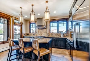 Condo (Luxury 4 Bedroom Condo on Main Street) | Extérieur