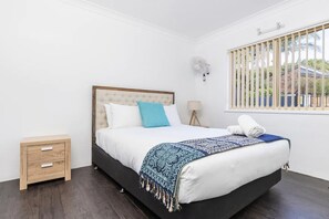 4 habitaciones, escritorio, tabla de planchar con plancha y wifi gratis