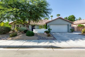 Exterior - 3 Bedroom 2 Bath Pool/Spa Home in Quite neighborhood. (La Quinta)