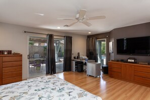 3 bedrooms, desk, iron/ironing board, free WiFi