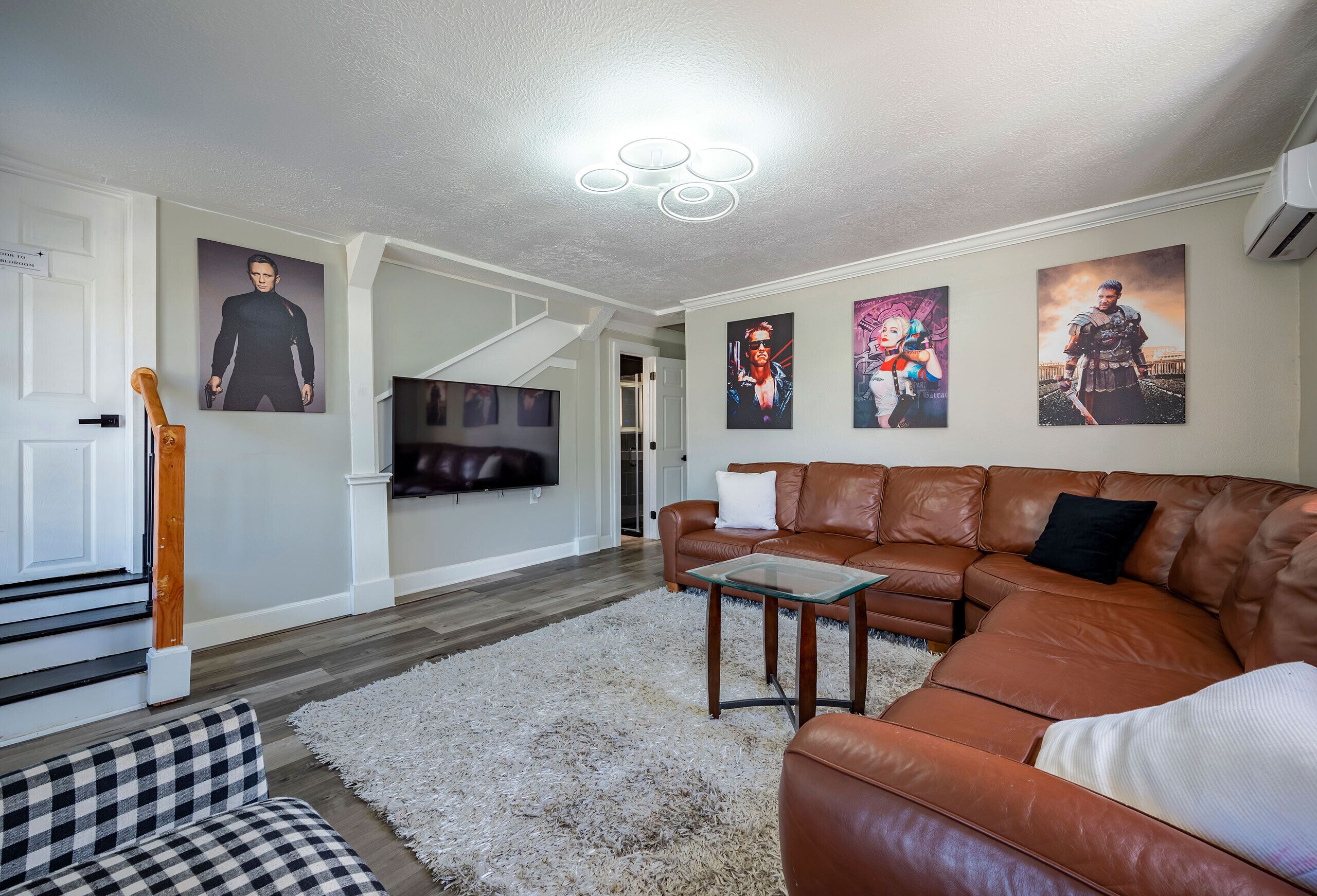 2BR Big House near downtown w/free Parking/EV Charger-Holiday Ready