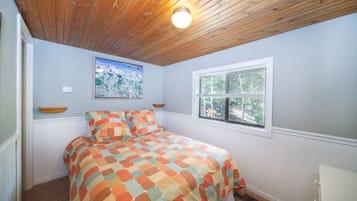 2 makuuhuonetta, vauvan matkasänky, Wi-Fi, vuodevaatteet