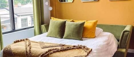 1 habitación, tabla de planchar con plancha, wifi y ropa de cama