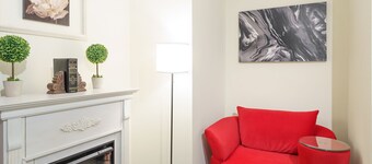 PLAYFUL LOFT IN THE 1st HISTORIC USA NEIGHBORHOOD