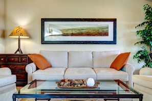 Smart TV, fireplace, offices - Beechin' Views (Beech Mountain)