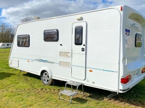 Stayzo Caravan Park - in Chiltern Hills UK in Great Missenden: Reviews