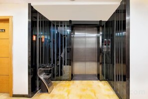 Unclassified image, 3 of 32, button - Jingtong Hotel (Yulin City West Qingwan River Park Branch) (Yulin)