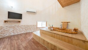 Basic Room, 2 Bedrooms (Newyork (Dokchae)) | 1 bedroom, free WiFi - Ganghwa Gichayeohaeng Pension (Incheon)