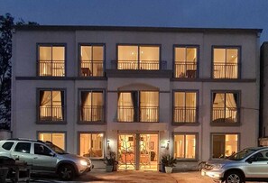 Fachada de la propiedad