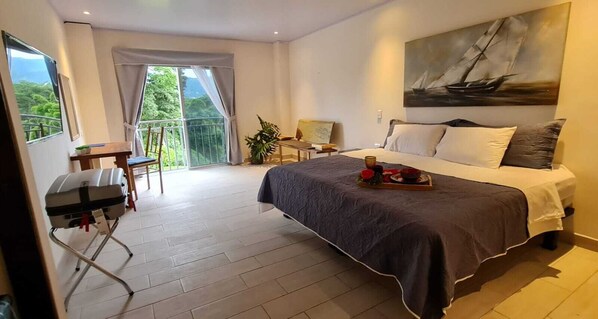 Ropa de cama de alta calidad y minibar