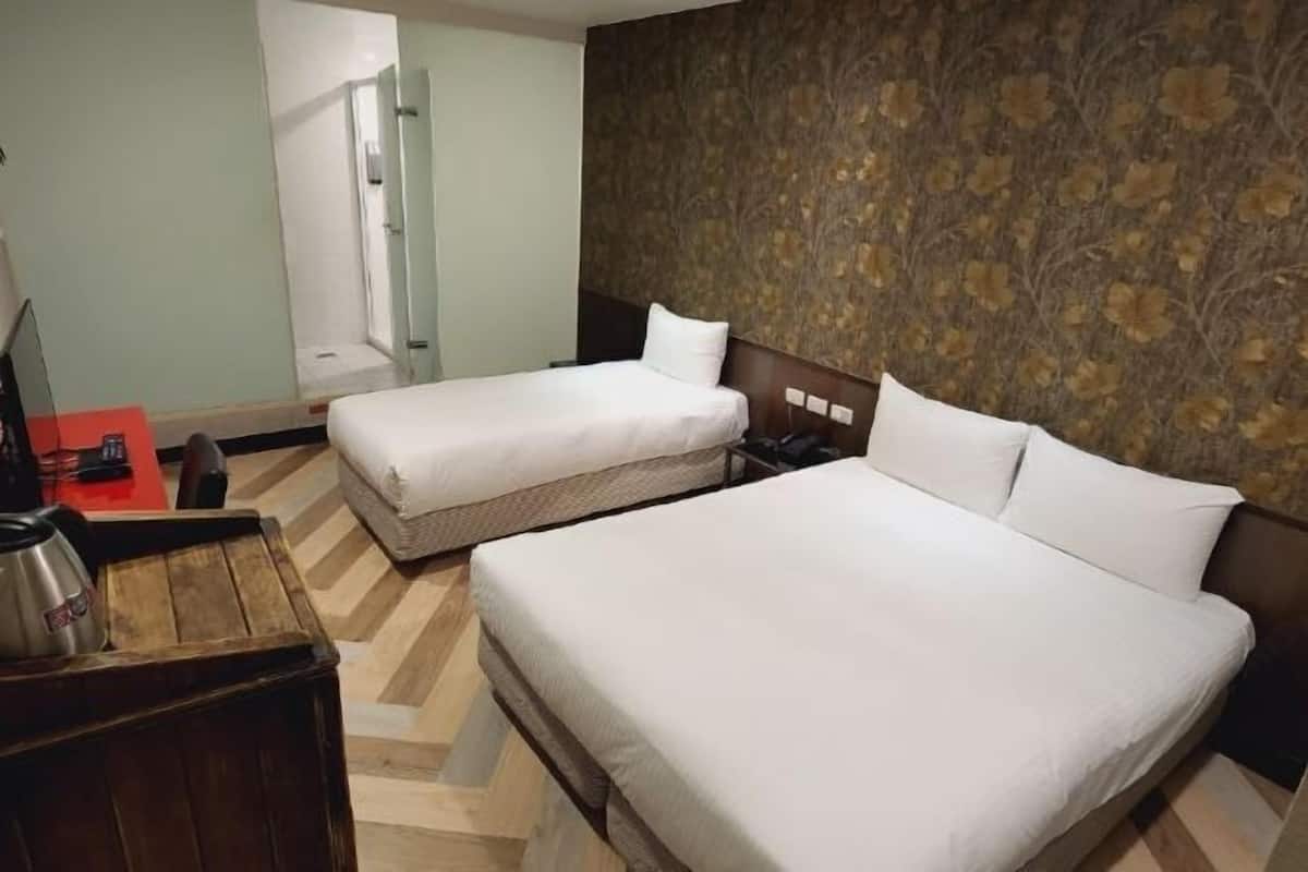 Free WiFi, bed sheets