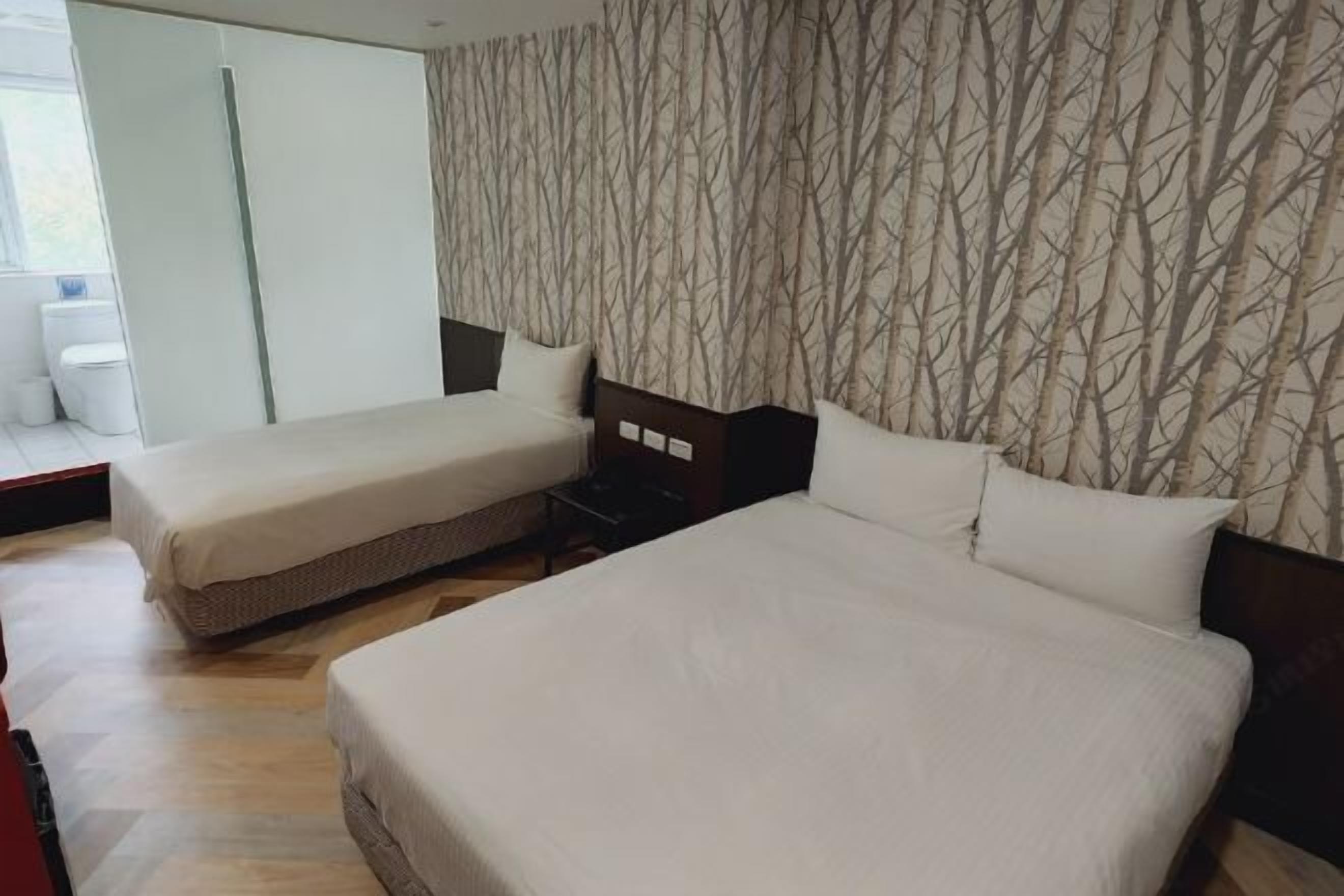 Free WiFi, bed sheets