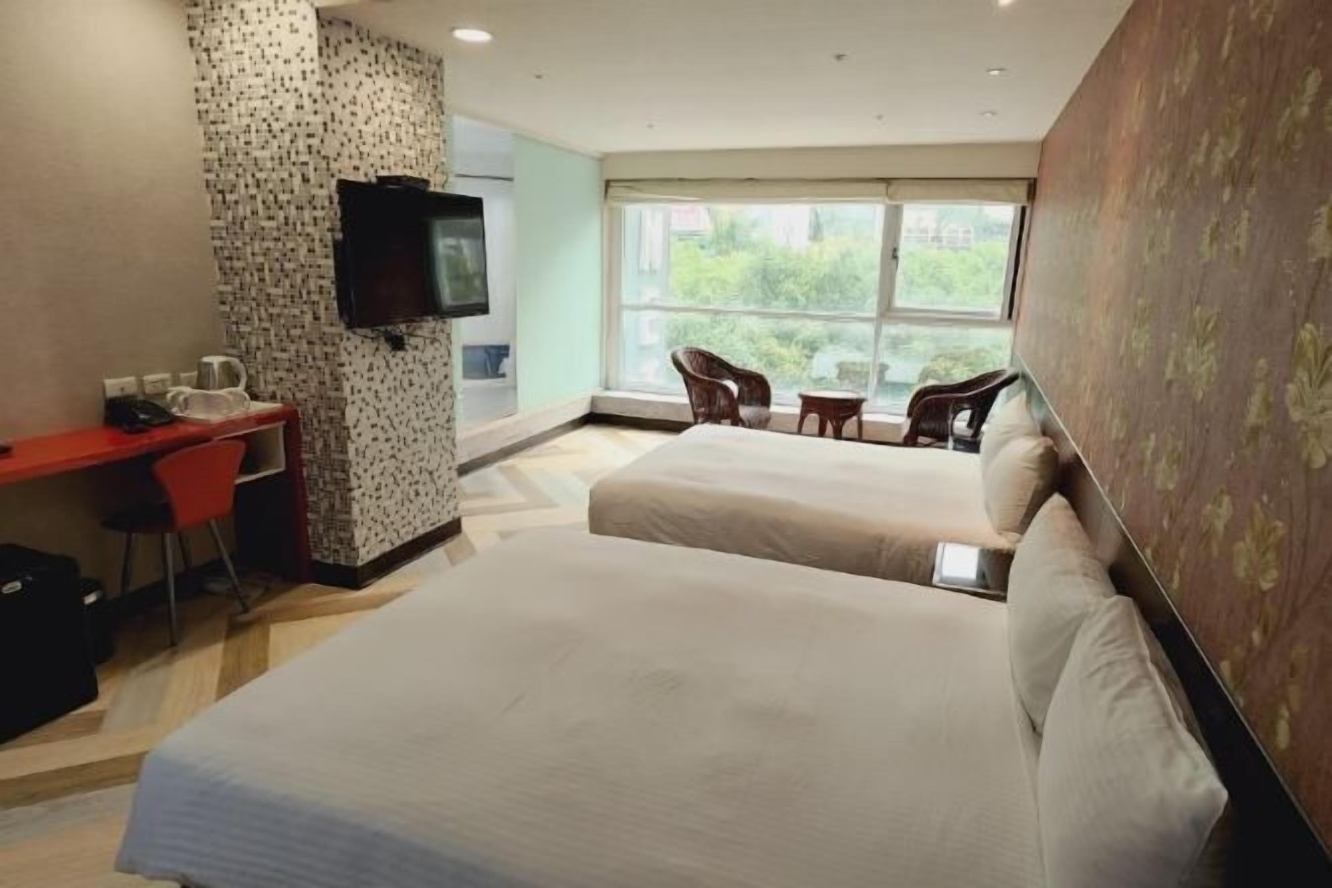 Free WiFi, bed sheets