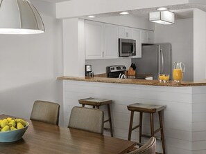 Dining - 2Bed/2Bath Available 10/1-10/8 Weekly Marriott's Harbour Point (Hilton Head Island)