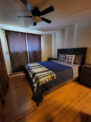 2 bedrooms, iron/ironing board, travel cot, free WiFi