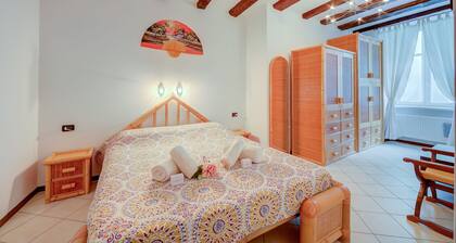 Casa Azzurra 150m From Lake, Riva del Garda, Italy