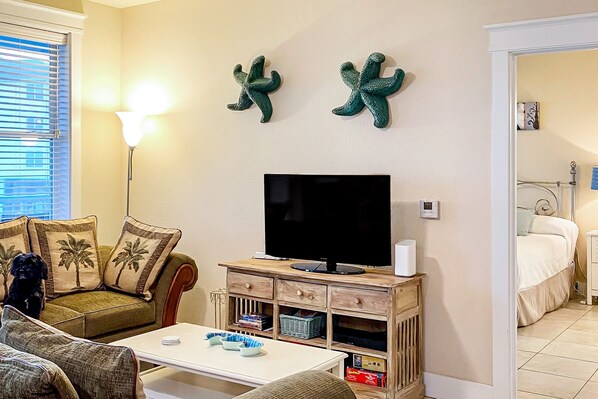 2 bedrooms, desk, iron/ironing board, WiFi