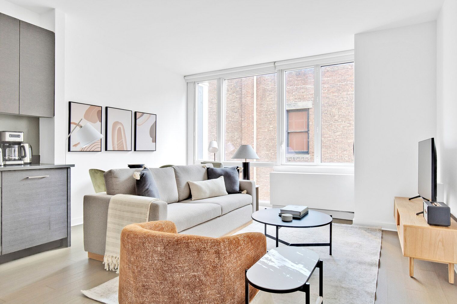 Télévision, chaîne hi-fi