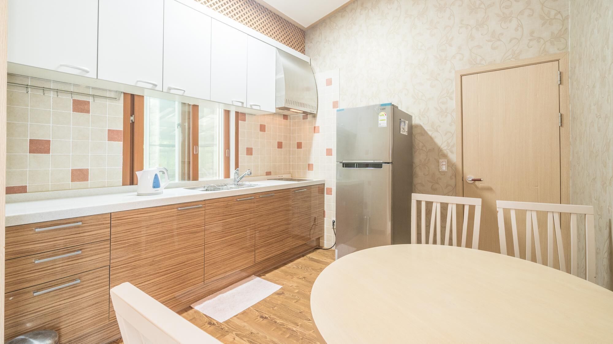Private kitchen | Fridge
