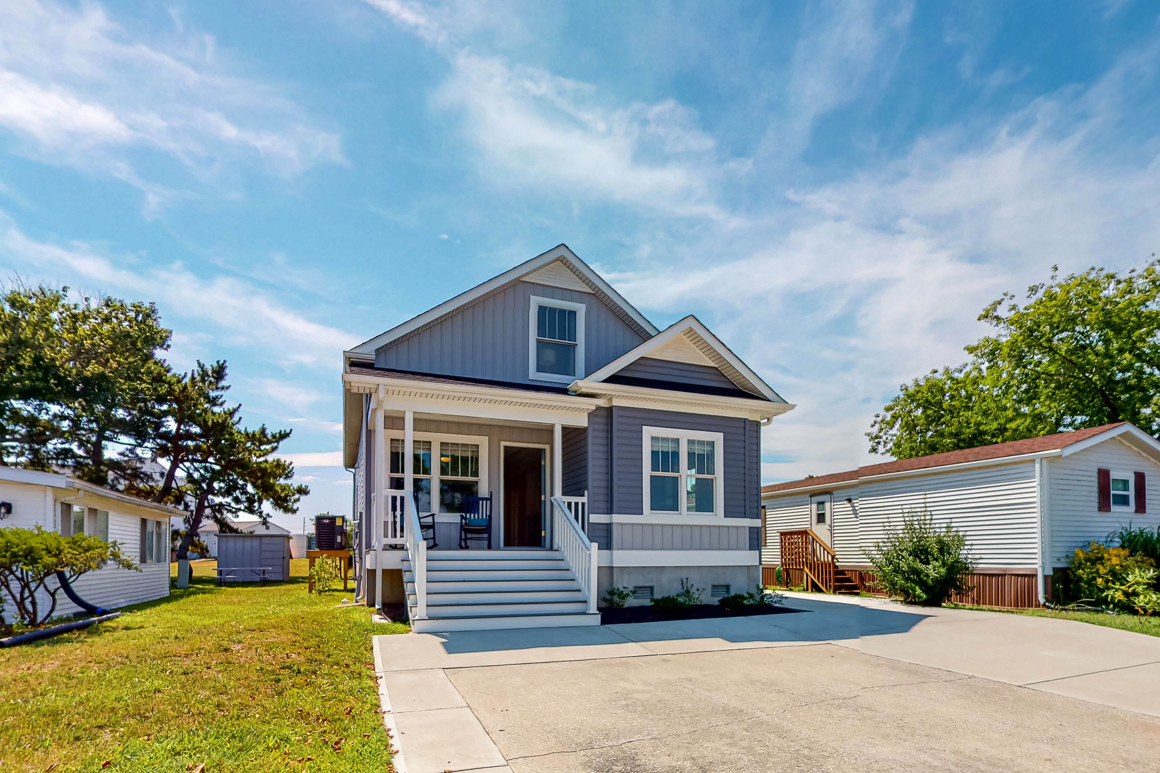 New home steps from Northside Park with shared pools, tennis & pickleball
